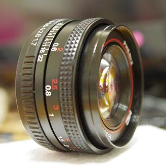 DSLR camera lens